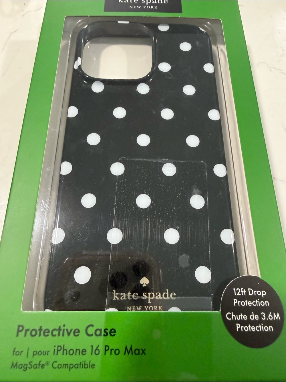 kate spade Black and White Polka Dot 16 PRO MAX
